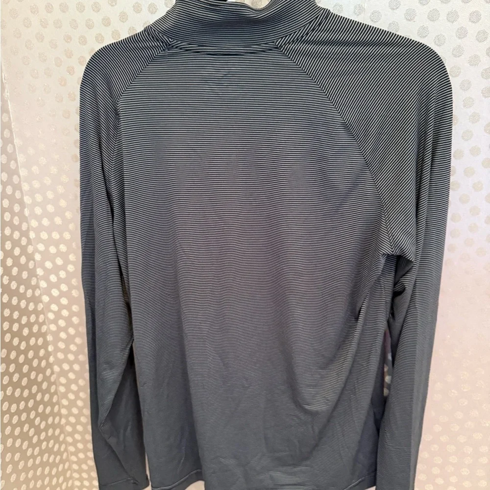 Under Armour Grey Lightweight Stripe Tech Quarter Zip Size Large active HeatGear